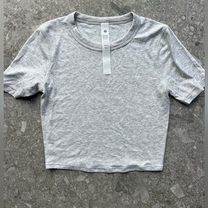 Lululemon crop tee size 4